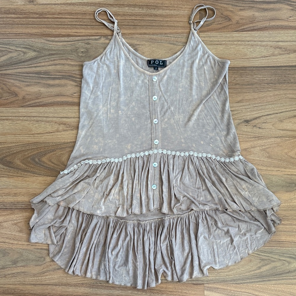 POL Women's Tan/Cream High-Low Ruffle Camisole